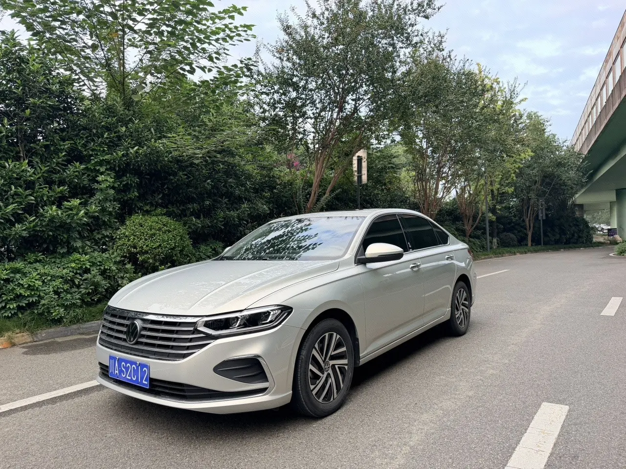Открыть галерею: Volkswagen 2023 LaVida 1.5 5 Million Edition Automatic