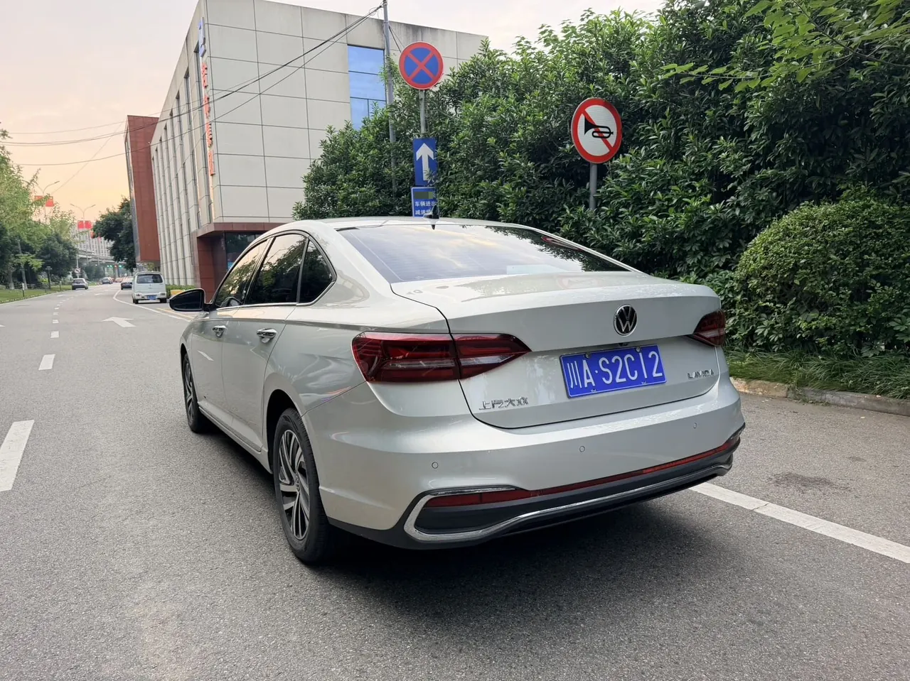 Volkswagen 2023 LaVida 1.5 5 Million Edition Automatic 4