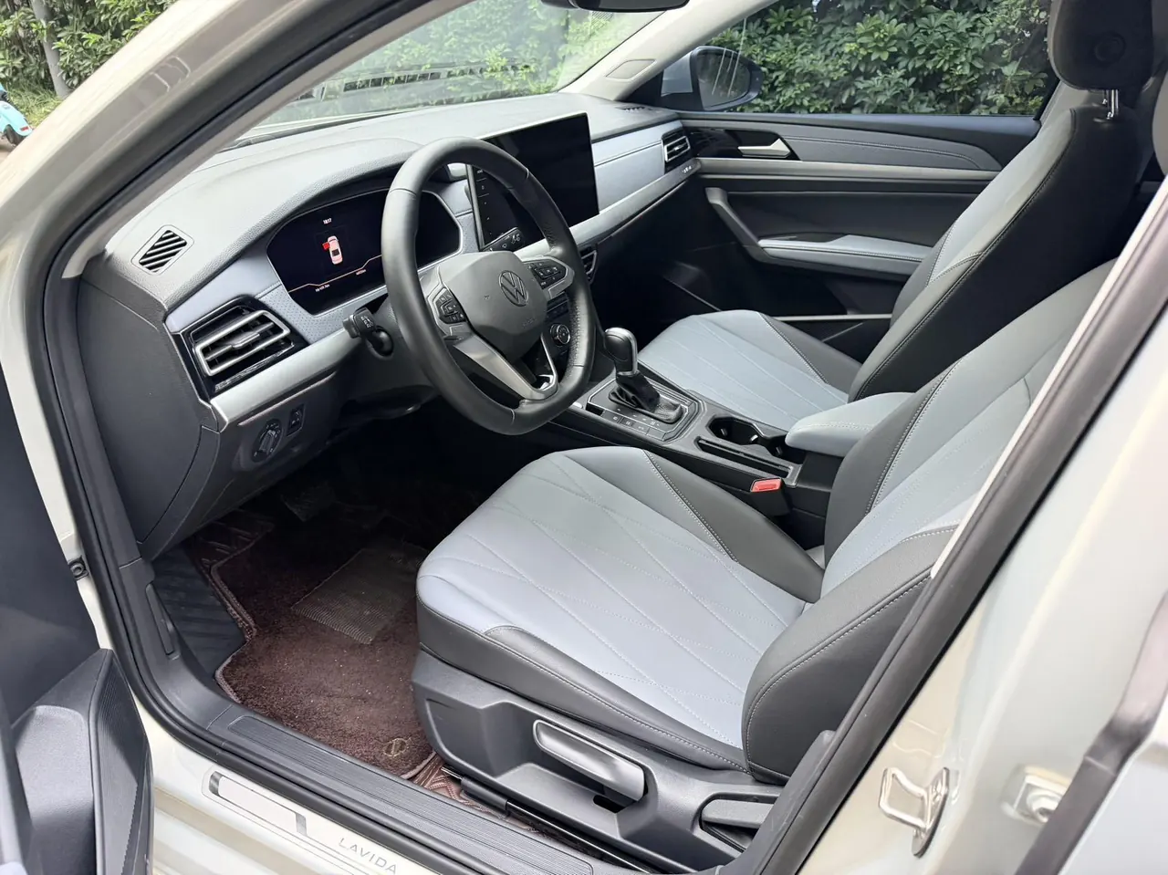 Volkswagen 2023 LaVida 1.5 5 Million Edition Automatic 6