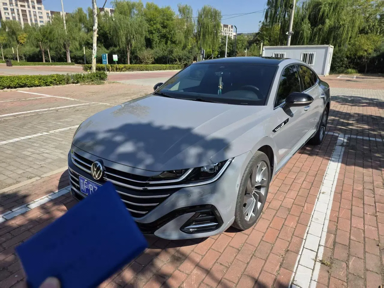 Открыть галерею: Volkswagen 2021 CC 2.0TSI 380TSI eye-catching automatic gear