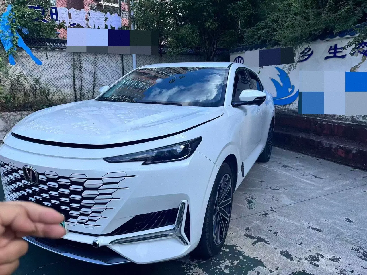 打开图片灯箱:ChangAn 2022 UNI-K iDD 1.5T Blue Whale iDD Honorable Automatic Gear
