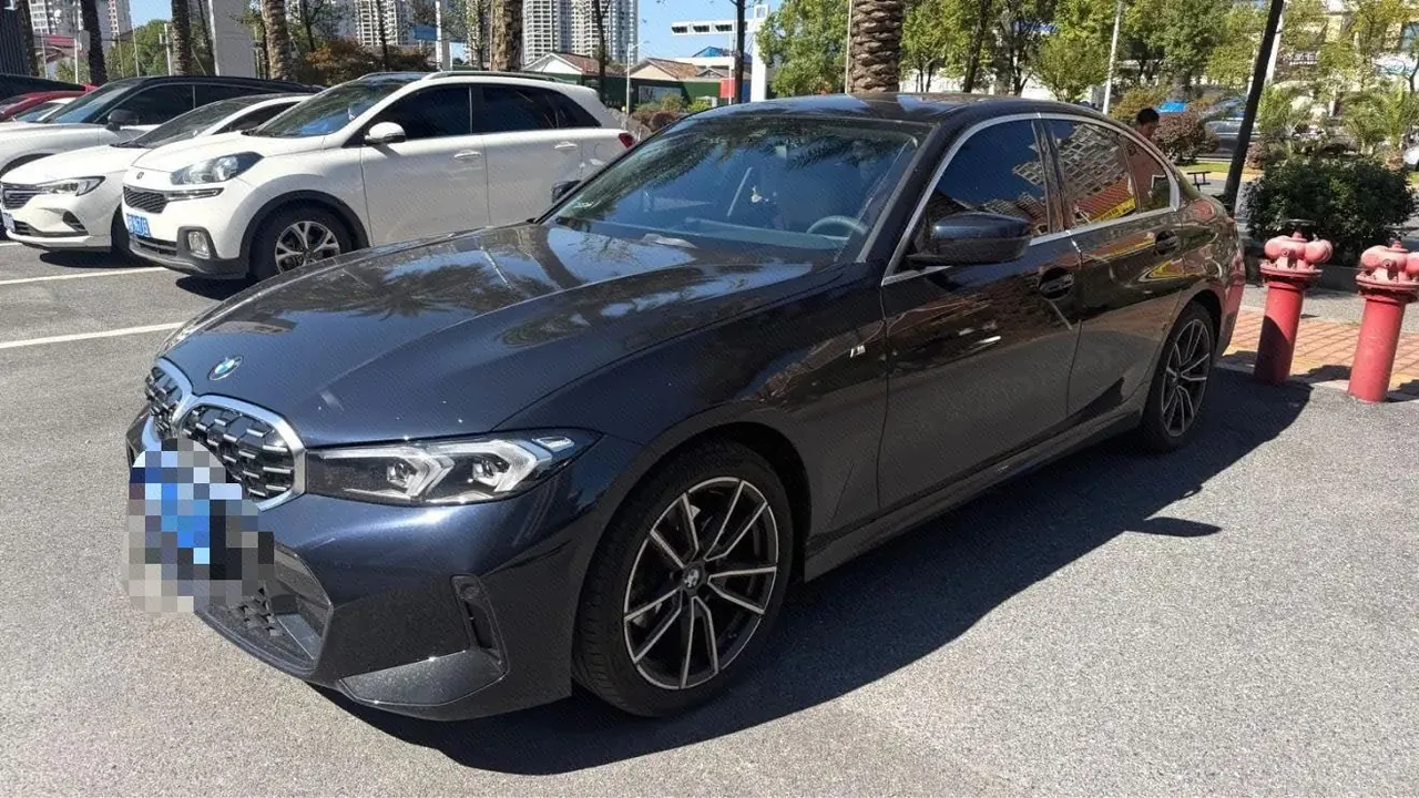 Open image lightbox: BMW 3 Series 2026 325i 2.0T M Sports Suit Automatic Gear