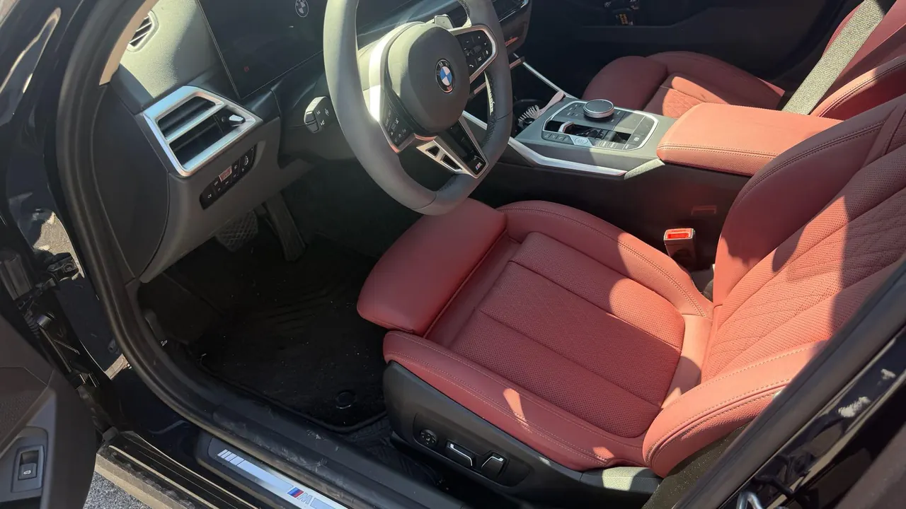 BMW 3 Series 2026 325i 2.0T M Sports Suit Automatic Gear 3