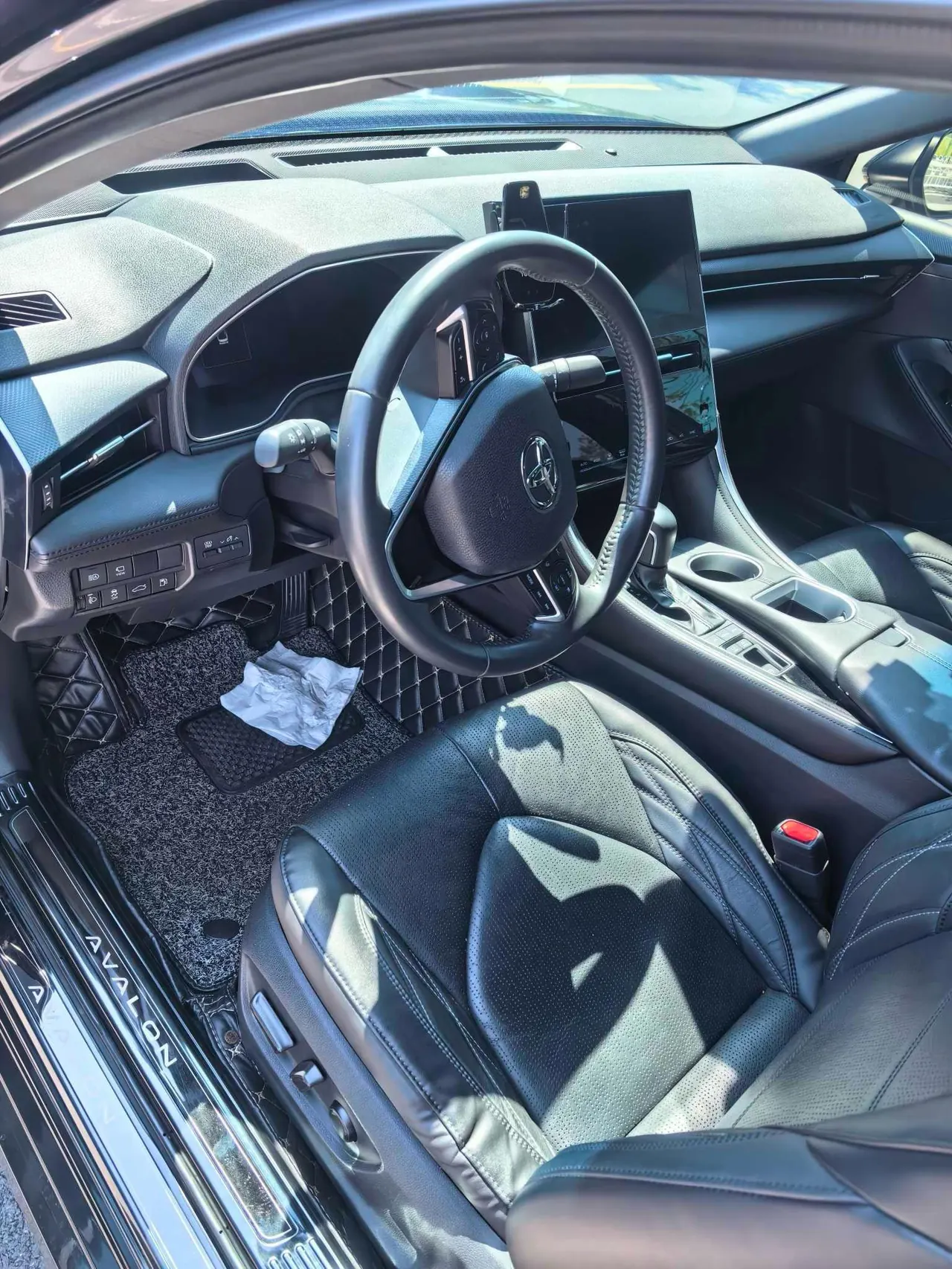 Toyota 2022 Asian Dragon Double Engine 2.5 Stepless XLE Premium Automatic Gear 4