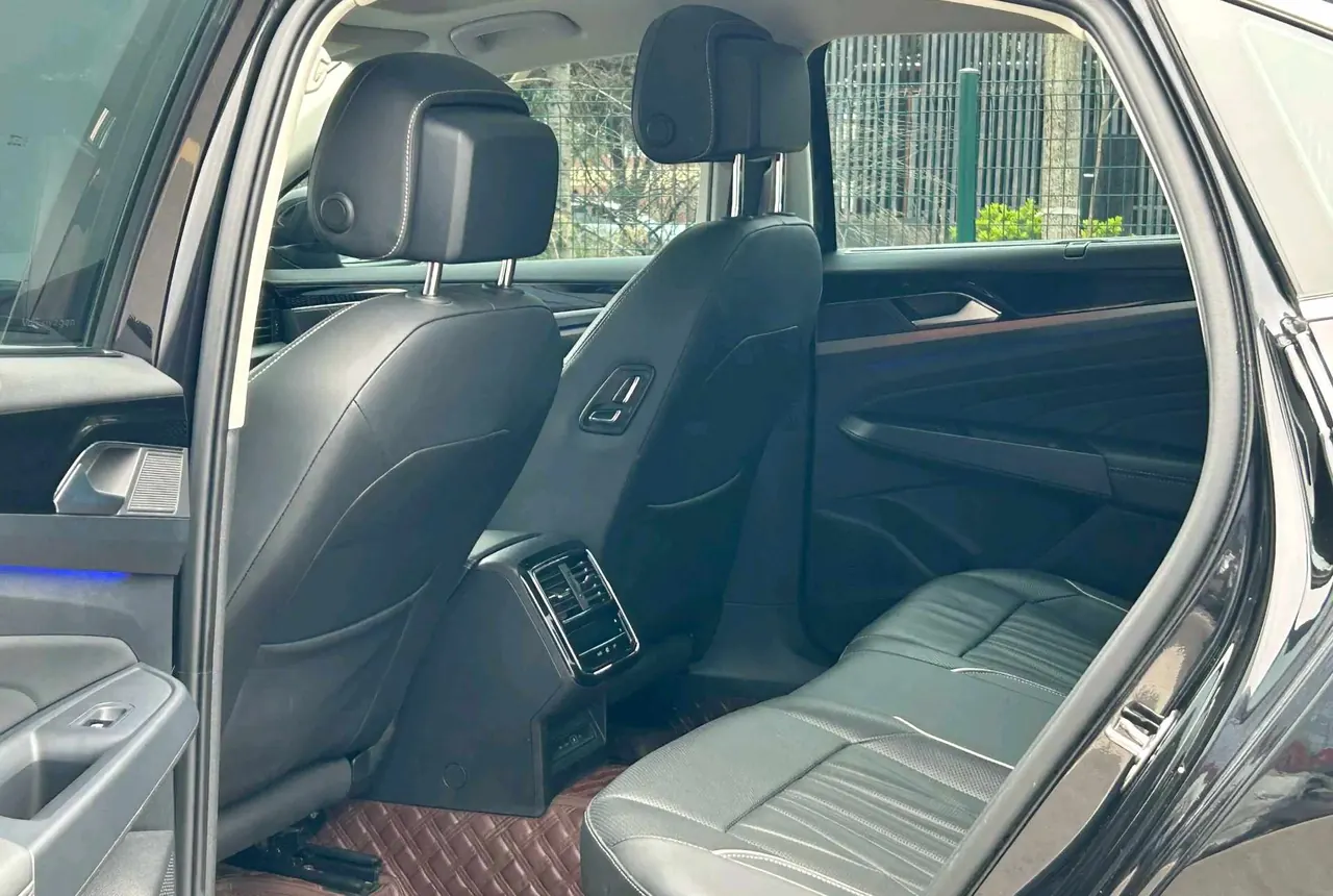 Volkswagen 2022 Passat 2.0TSI 330TSI Deluxe Edition Automatic 5