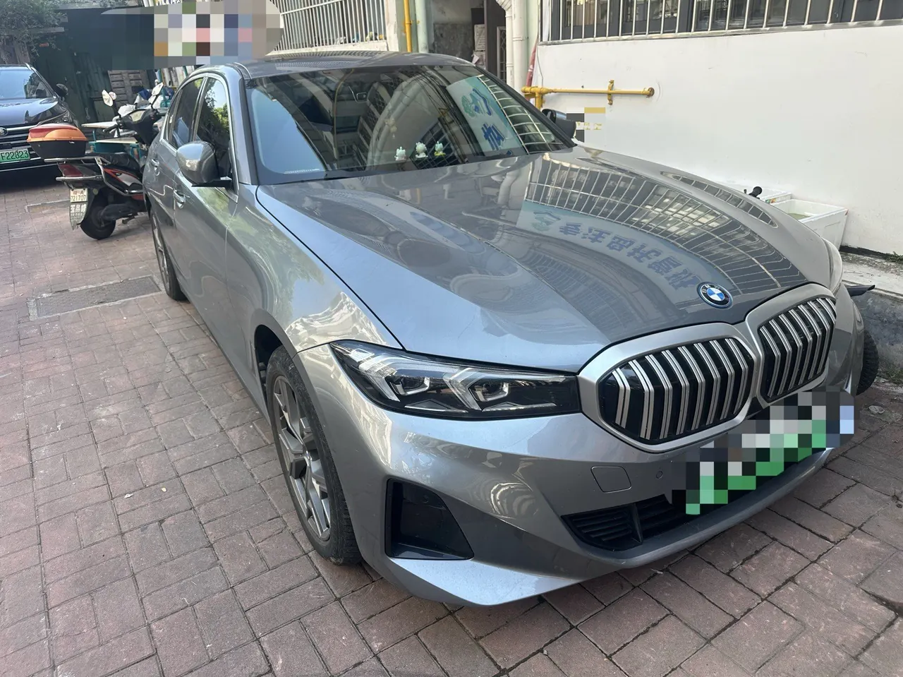 BMW 2022 i3 eDrive 35L automatic gear 3