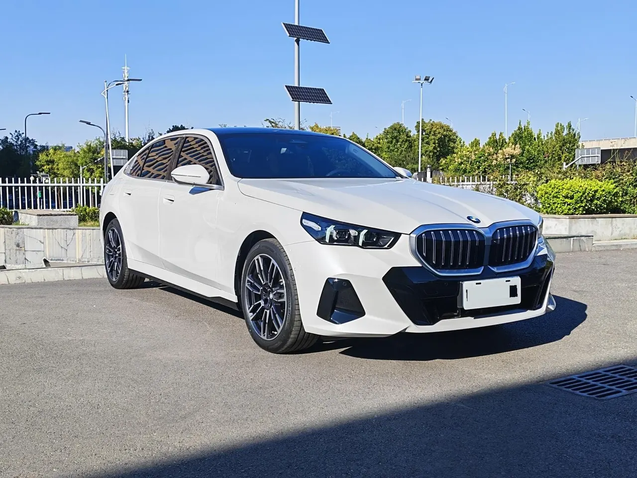 BMW 5 Series 2026 525Li 48V 2.0T M Sports Suit (Modified) Automatic Gear 3