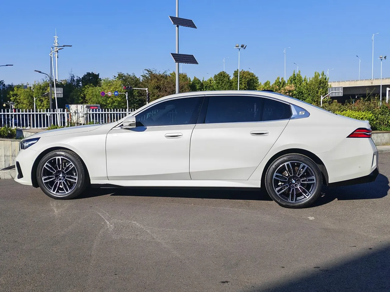 BMW 5 Series 2026 525Li 48V 2.0T M Sports Suit (Modified) Automatic Gear 8