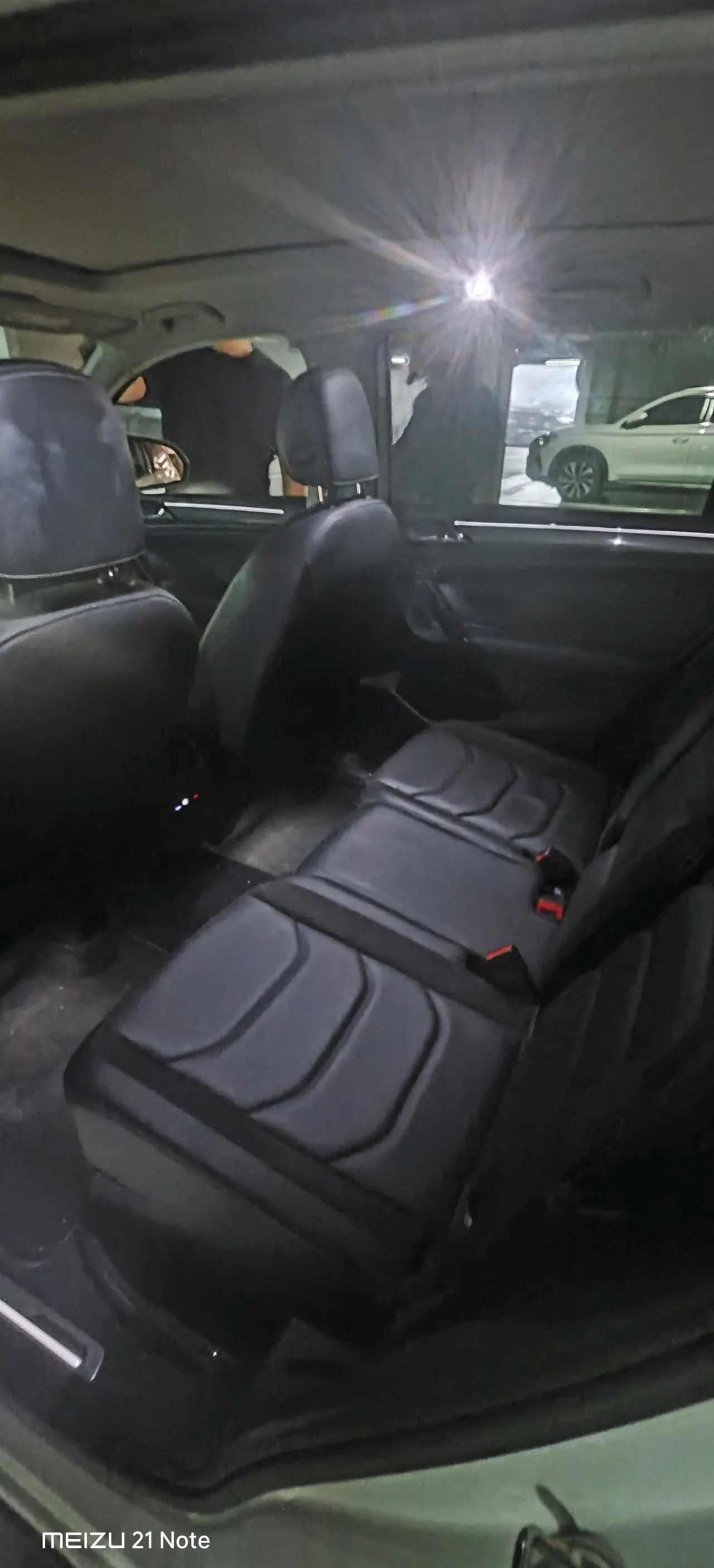 Volkswagen 2021 Tiguan L R-Line 2.0TSI 330TSI Two-Drive Overdrive Automatic Gear 5