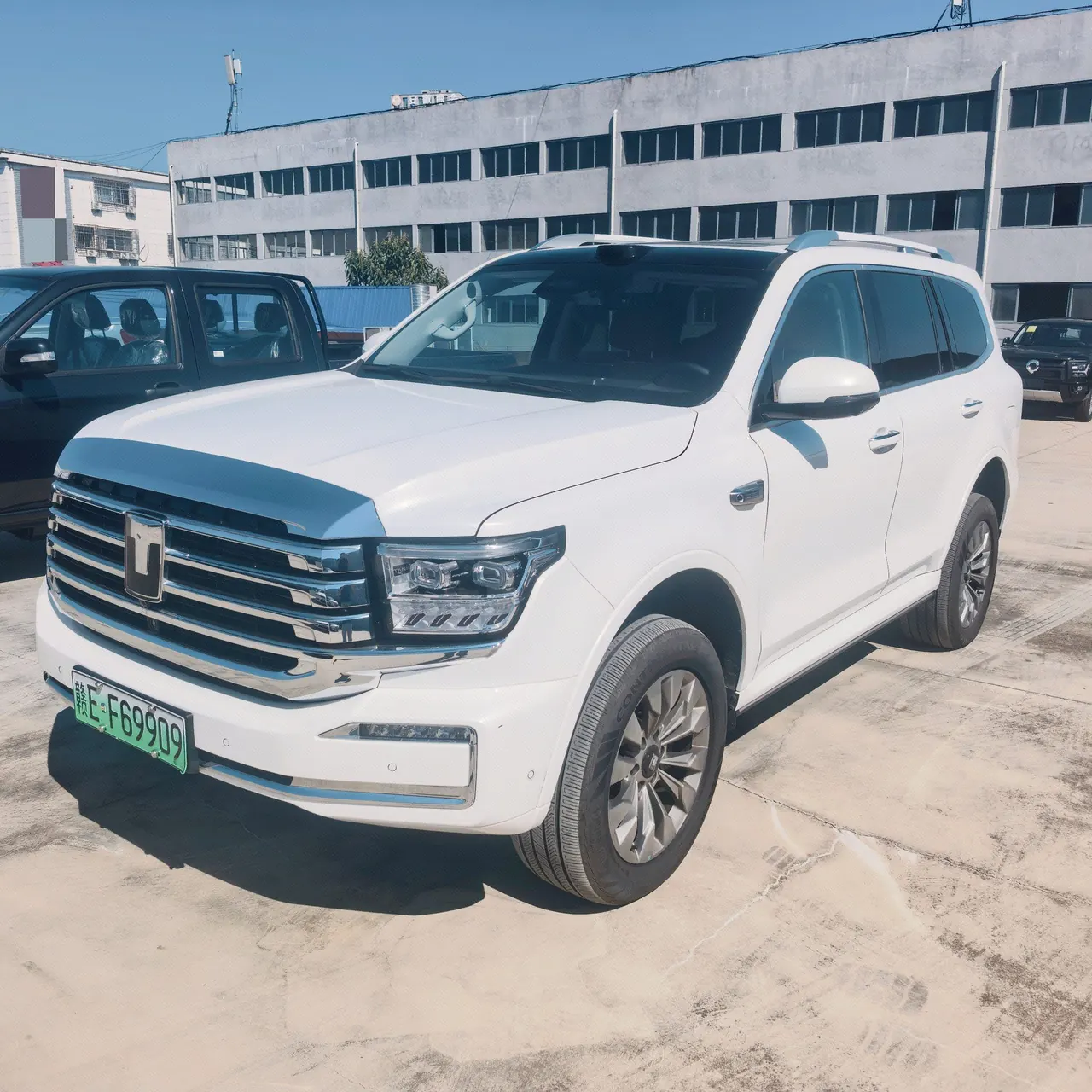 Open image lightbox: Tank 500 New Energy 2026 Model Tank 500 Hi4-T 2.0T Smart Enjoyment Version Automatic Transmission