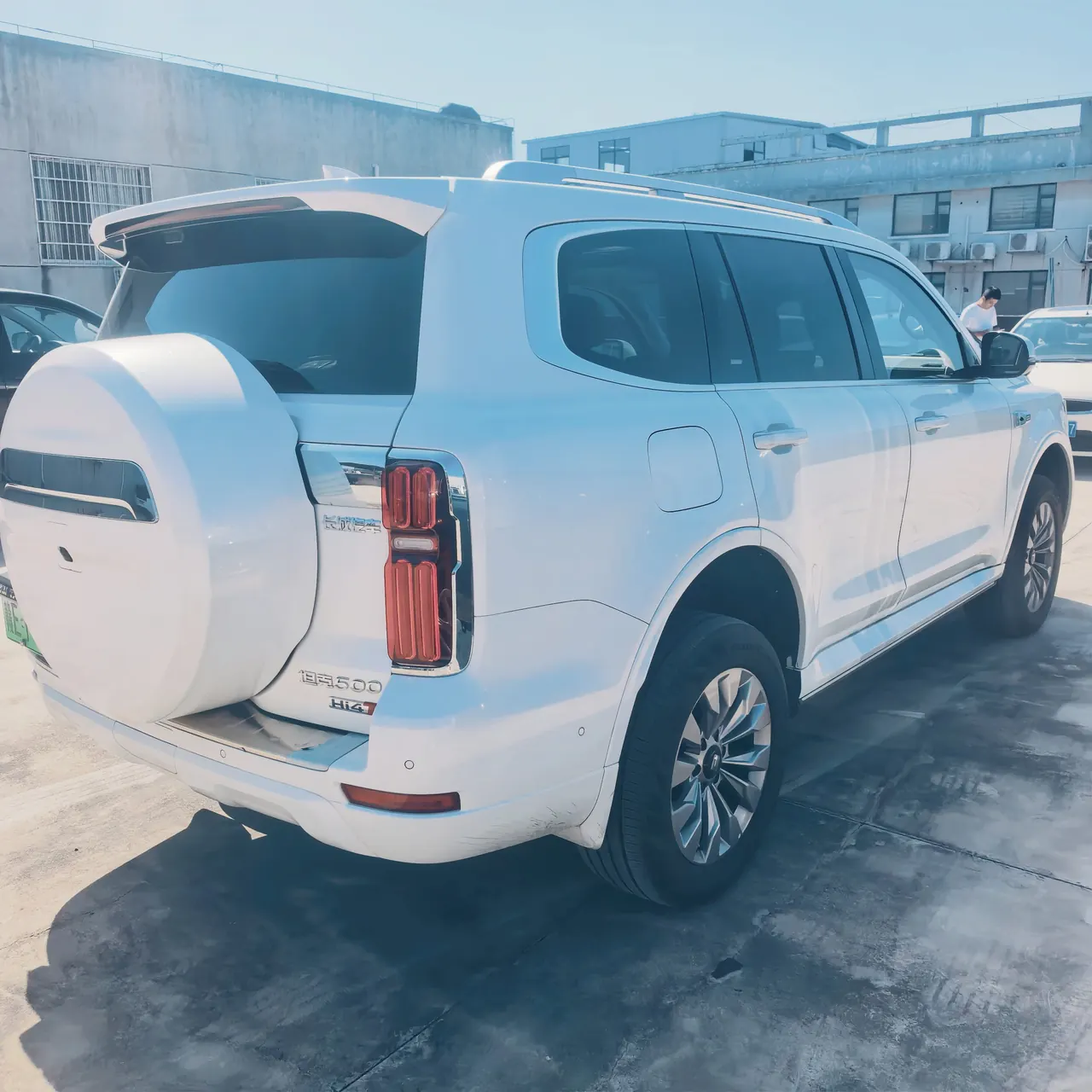 Tank 500 New Energy 2026 Model Tank 500 Hi4-T 2.0T Smart Enjoyment Version Automatic Transmission 3