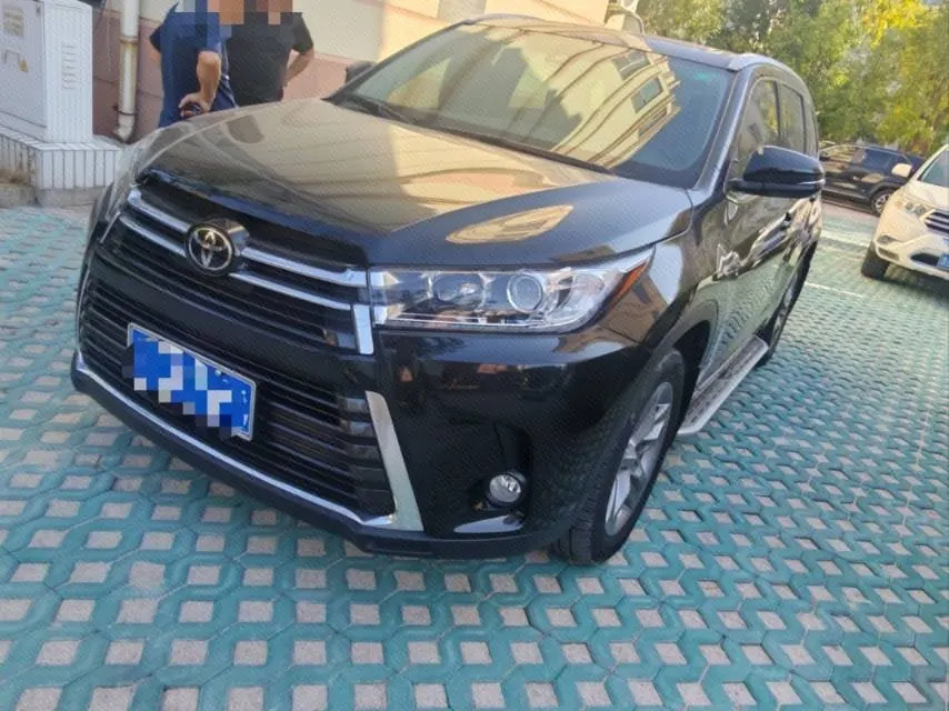 Открыть галерею: Toyota 2021 Highlander 2.0T 4-wheel drive Premium Edition 7-seat Automatic Gear