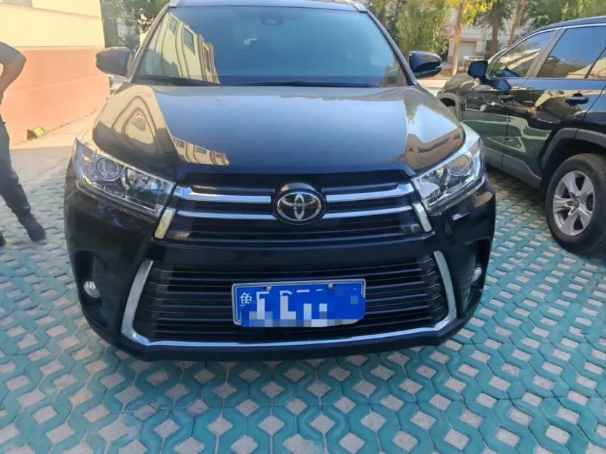 Toyota 2021 Highlander 2.0T 4-wheel drive Premium Edition 7-seat Automatic Gear 2