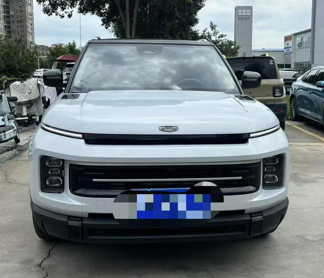 Geely 2026 model Icon 1.5TD Chocolate Elegant Edition, automatic transmission 3