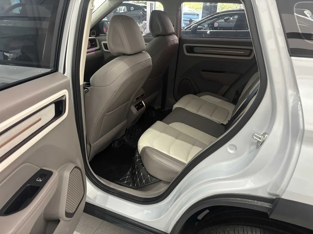 Geely 2026 model Icon 1.5TD Chocolate Elegant Edition, automatic transmission 4