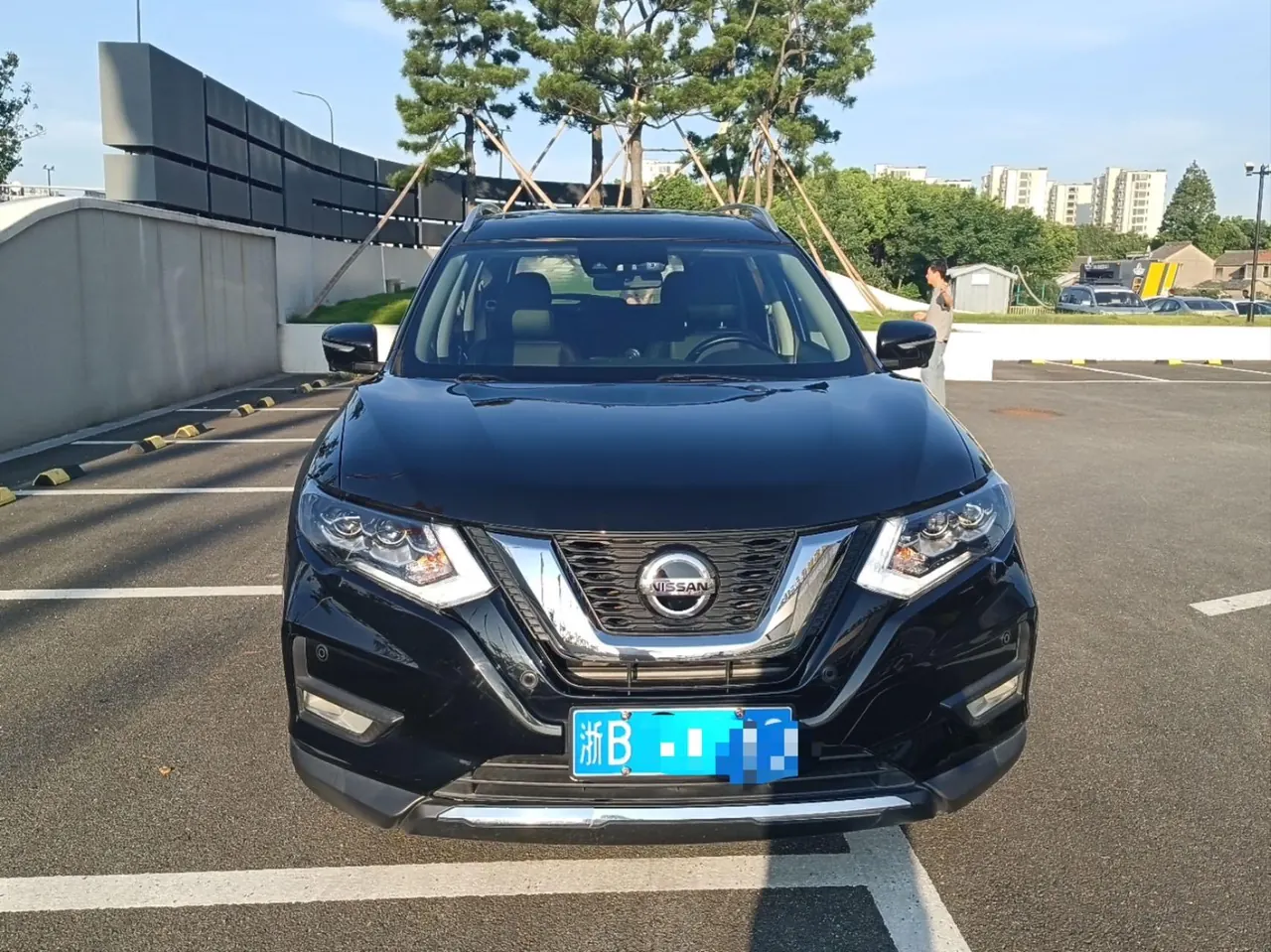 Nissan 2021 Qijun 2.5 Stepless XL ITS Four-wheel Drive Luxury Commemorative Edition Automatic Gear 2