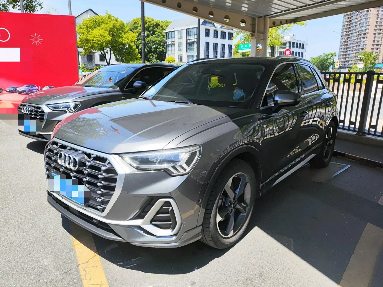 Открыть галерею: Audi 2023 Q3 1.5TFSI 35TFSI Fashion Dynamic Automatic
