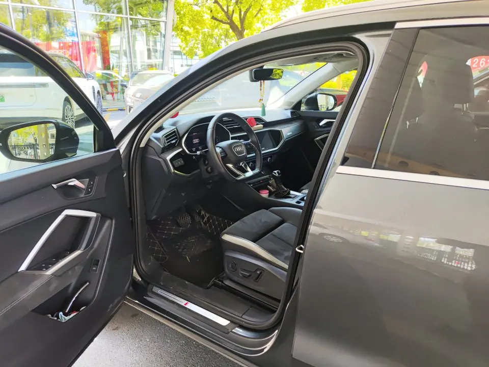 Audi 2023 Q3 1.5TFSI 35TFSI Fashion Dynamic Automatic 3