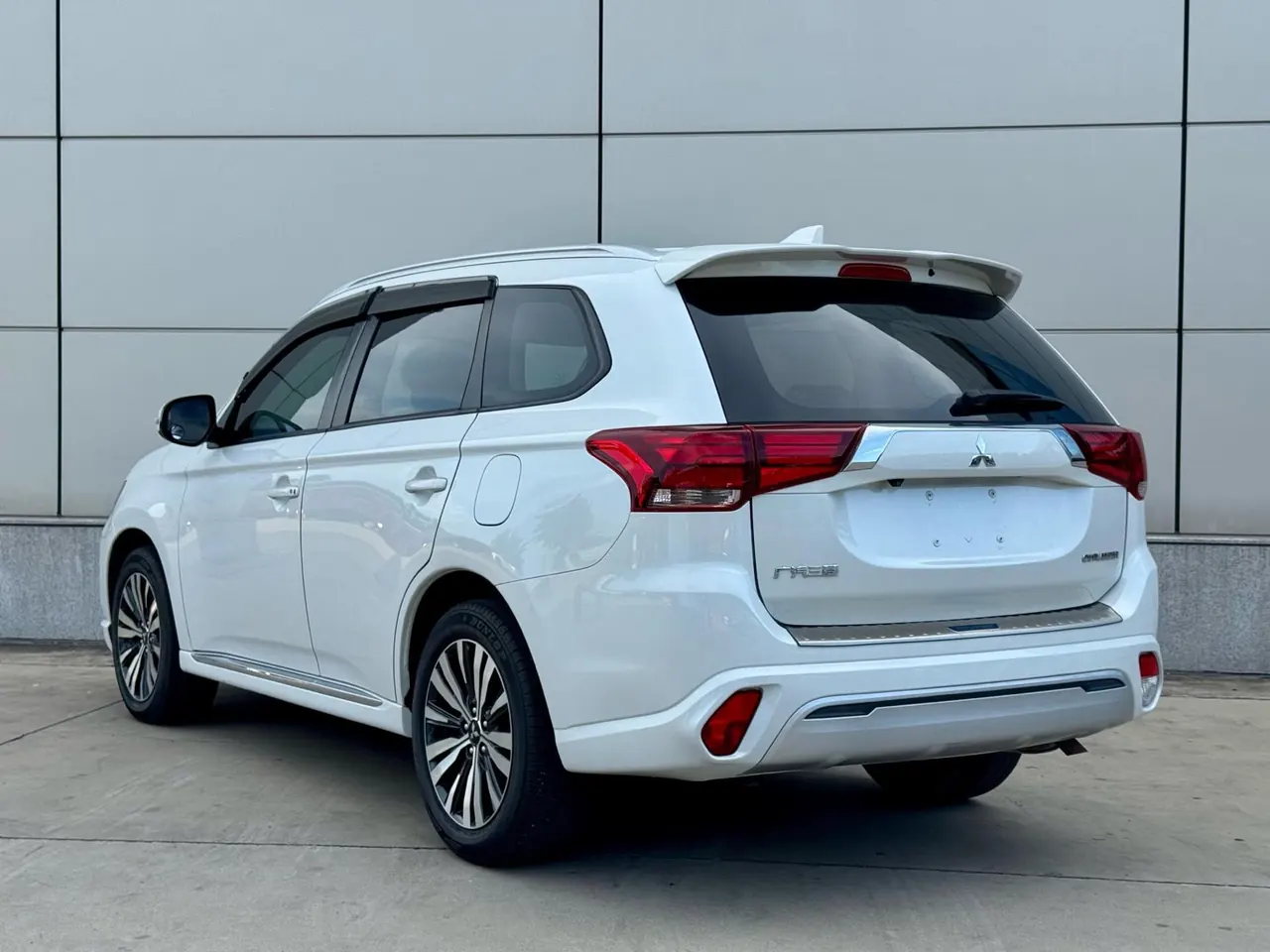 Mitsubishi 2021 Outlander 2.0 Stepless Two-Drive Enjoy Edition 5-seat Automatic Gear 8