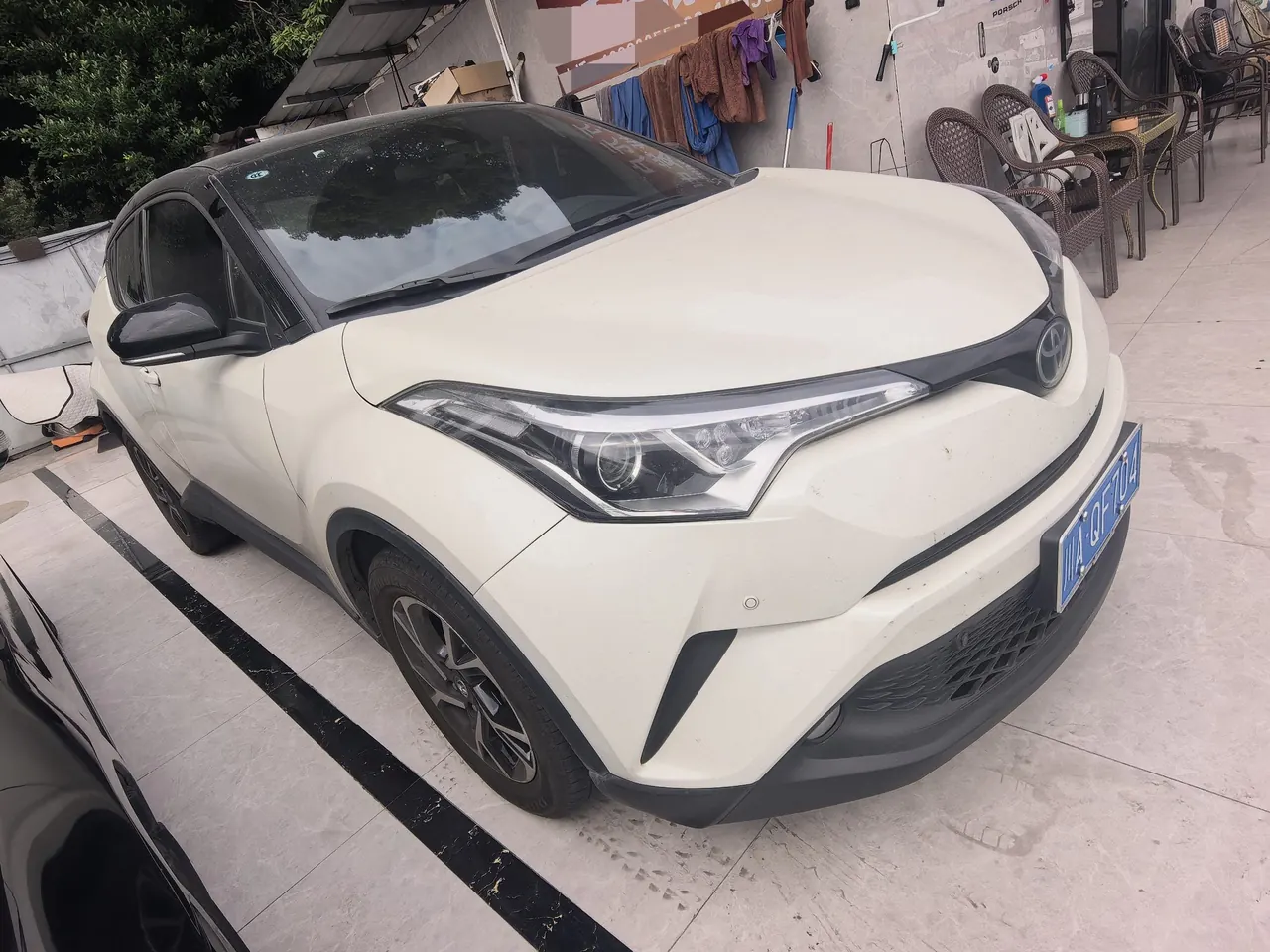 Toyota 2020 C- HR 2.0 stepless leading version of automatic gear 2