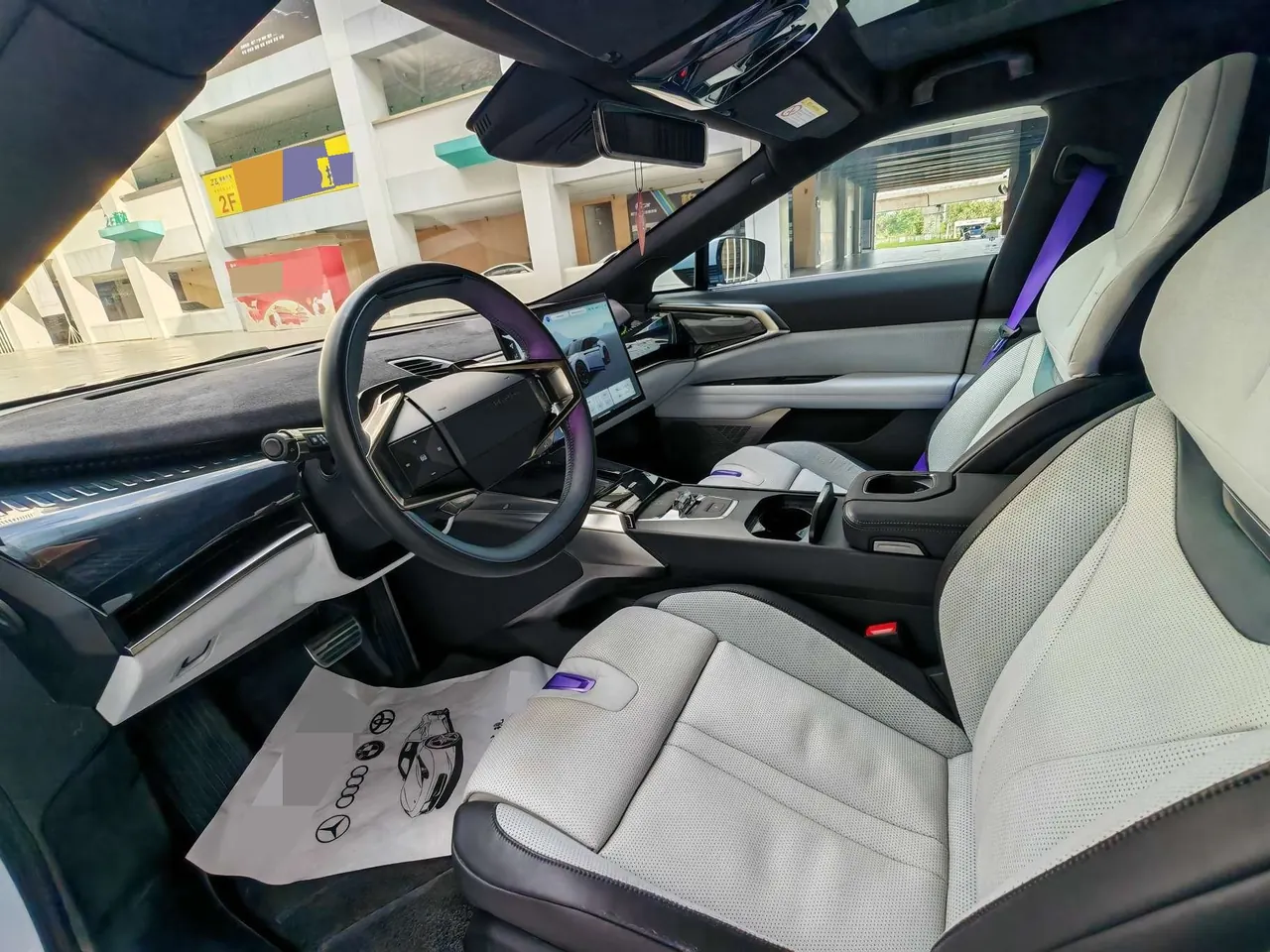 HiPhi 2023 HiPhi Z City Edition 4-seat Automatic Gear 4
