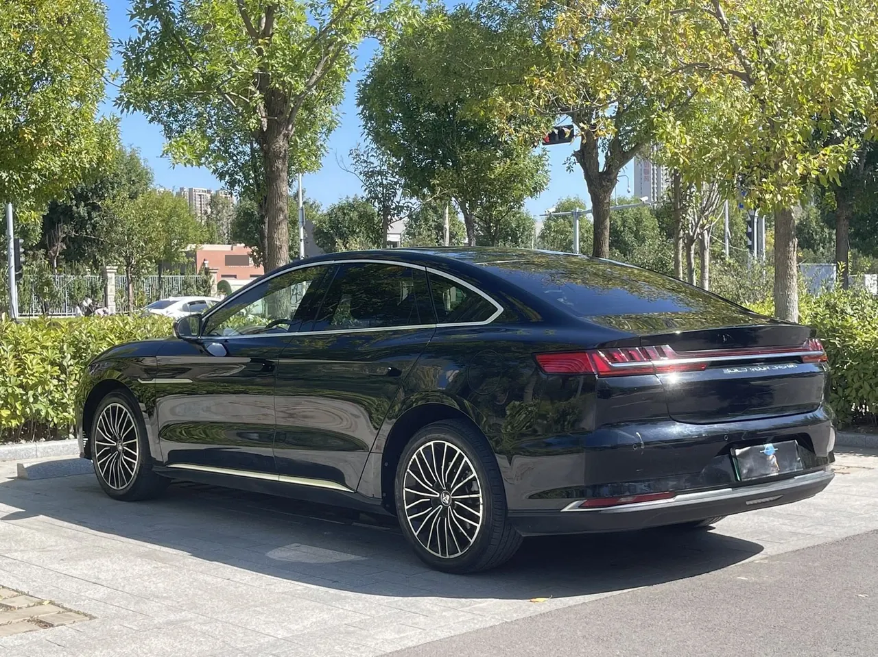 BYD 2020 Han DM 2.0T four-wheel drive performance version luxury automatic gear 8