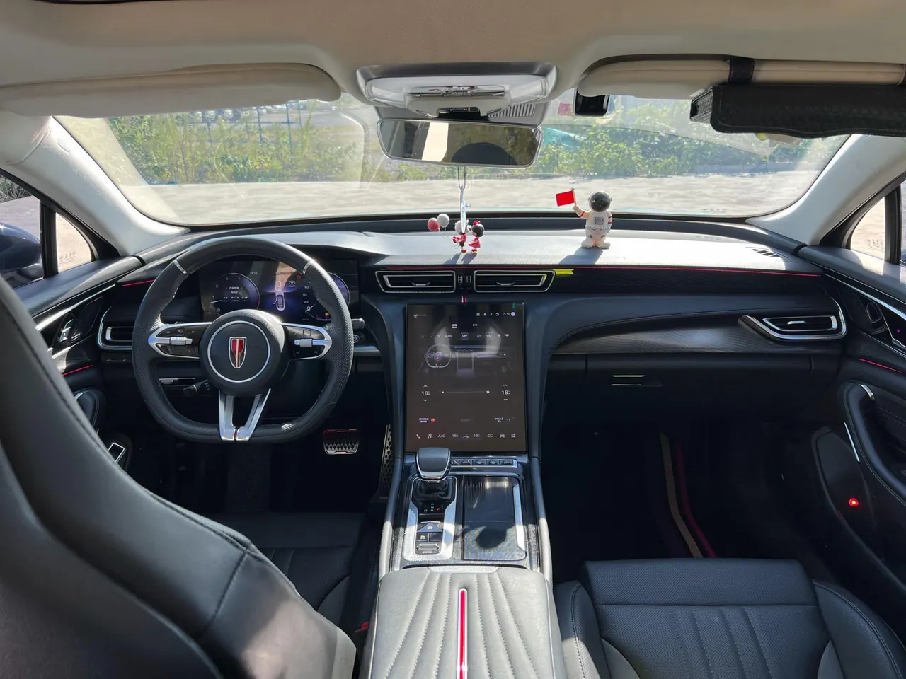 HongQi 2024 H6 2.0T Easy Edition Automatic Gear 8