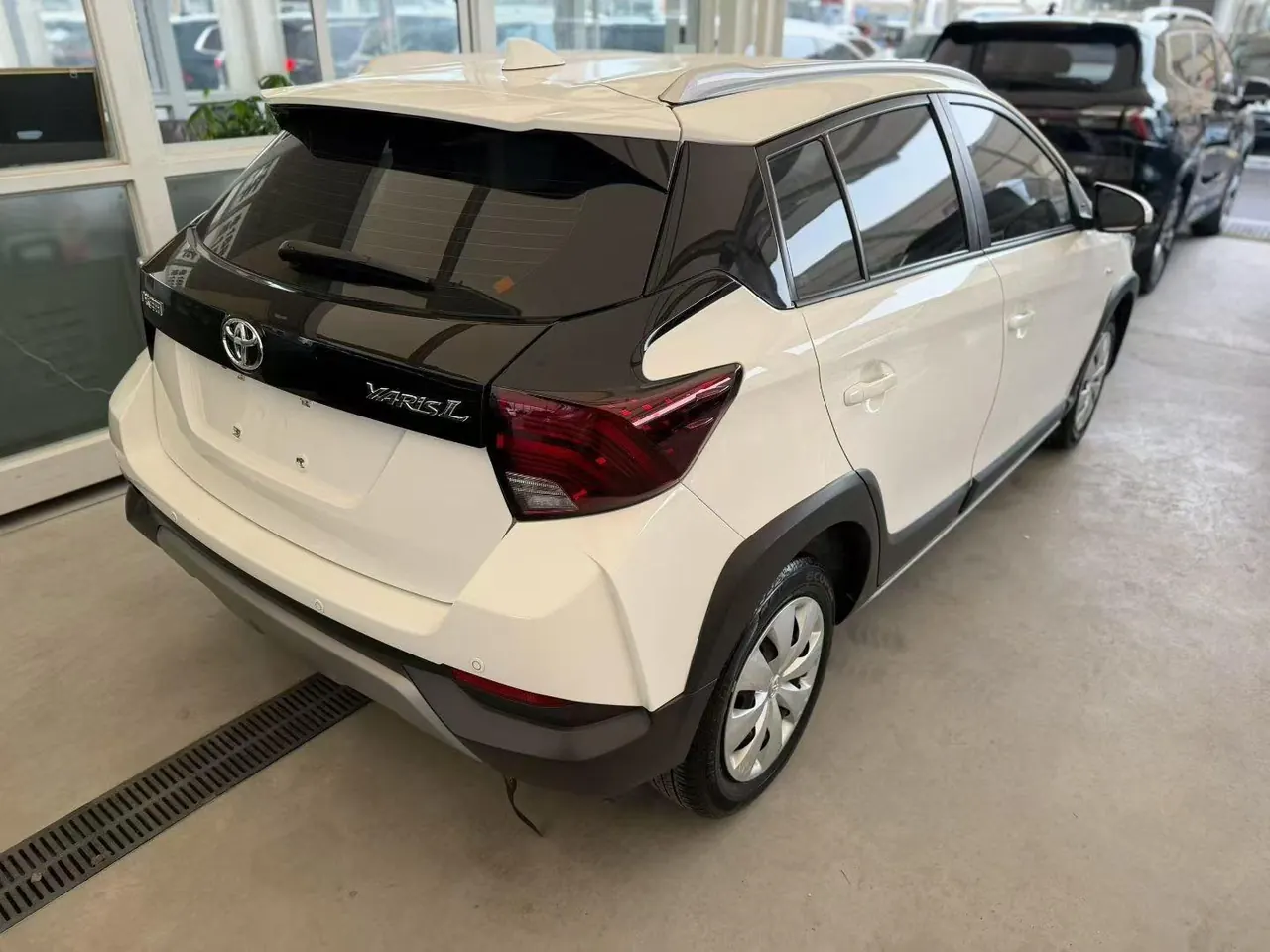 Toyota yaris 2022 YARiS L Zhixuan X 1.5 Stepless Leading PLUS Edition Automatic Gear 9
