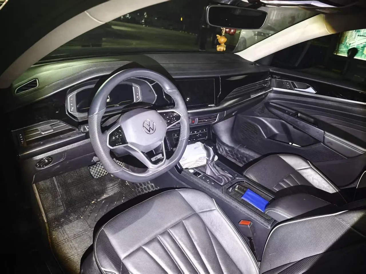 Volkswagen 2024 Passat 2.0TSI 330TSI Star Elite Edition Automatic Gear 3