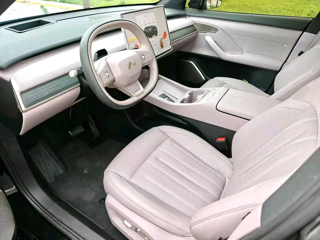 ONVO 2024 L60 60kwh rear drive version automatic gear 4