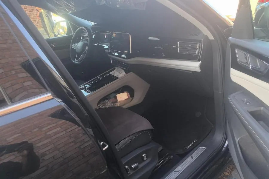 Volkswagen 2023 Tuang 2.0TSI 380TSI 4WD Respect Deluxe Automatic Transmission 5