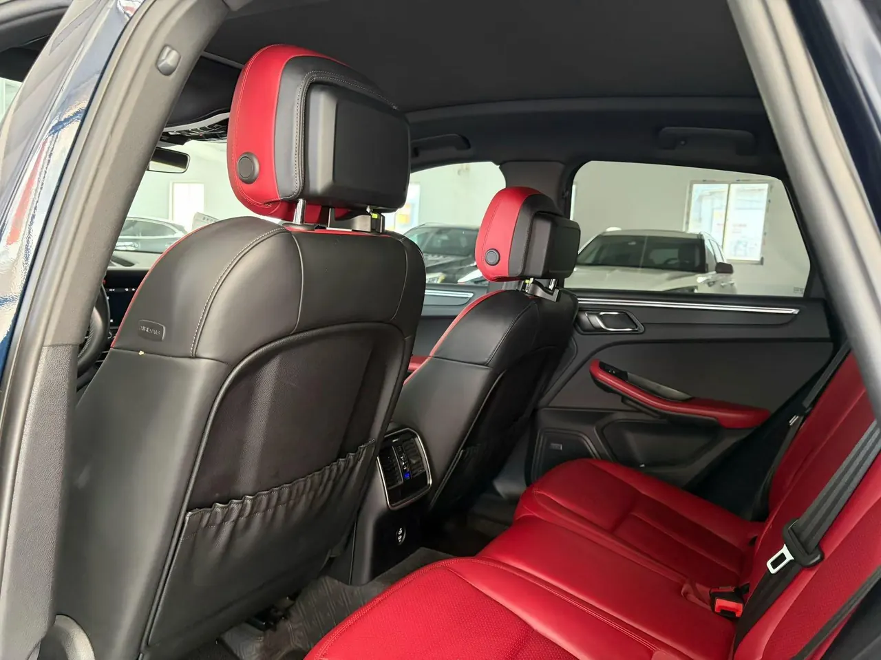 Porsche Macan (Imported) 2020 Macan 2.0T Automatic Gear 5