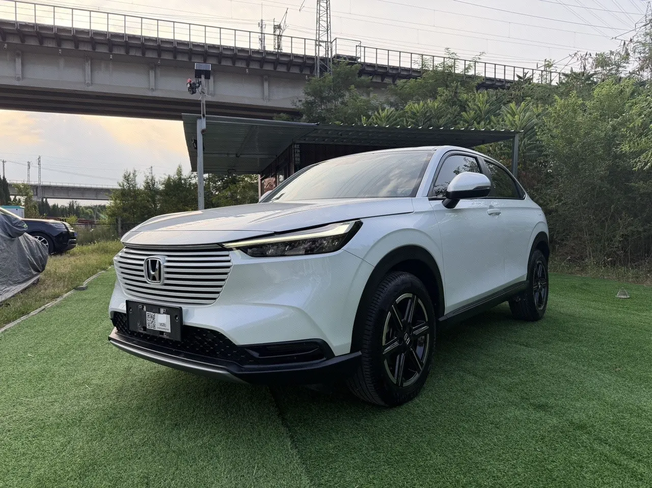 Открыть галерею: Honda 2023 Binzhi 1.5 Stepless Elite Edition Automatic Transmission