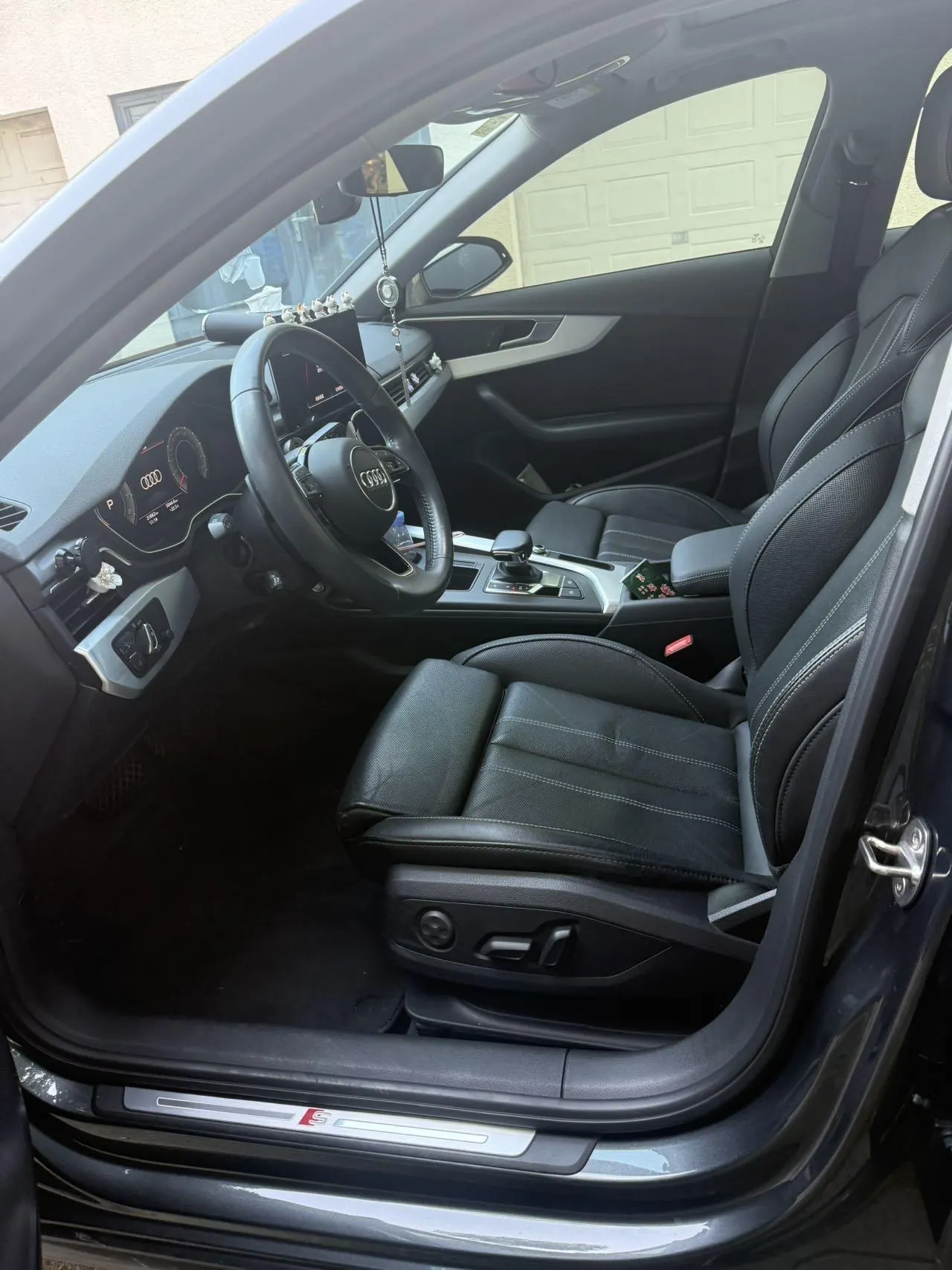 Audi 2020 A4L 2.0TFSI 40TFSI Deluxe Dynamic Automatic 2
