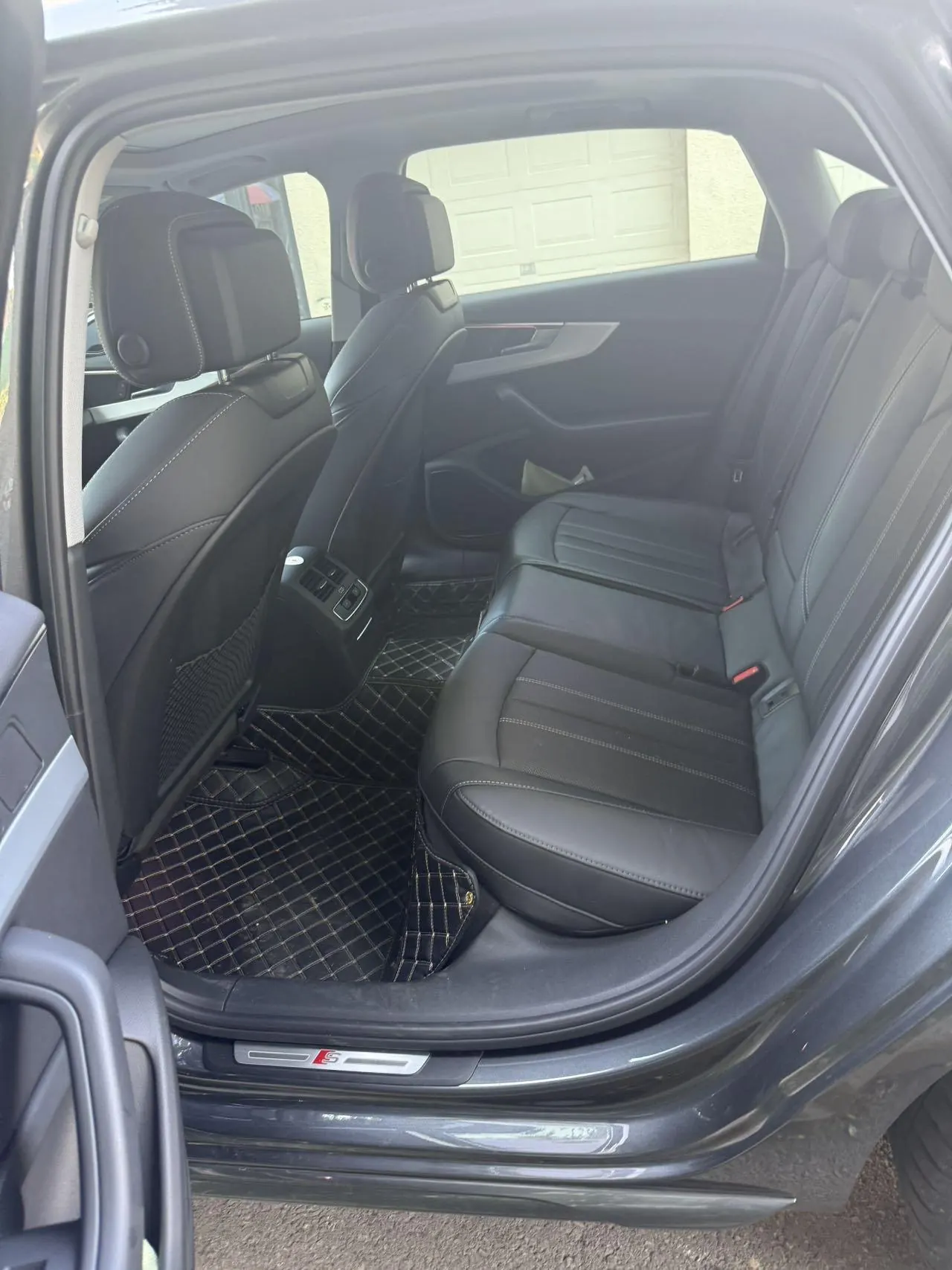 Audi 2020 A4L 2.0TFSI 40TFSI Deluxe Dynamic Automatic 3