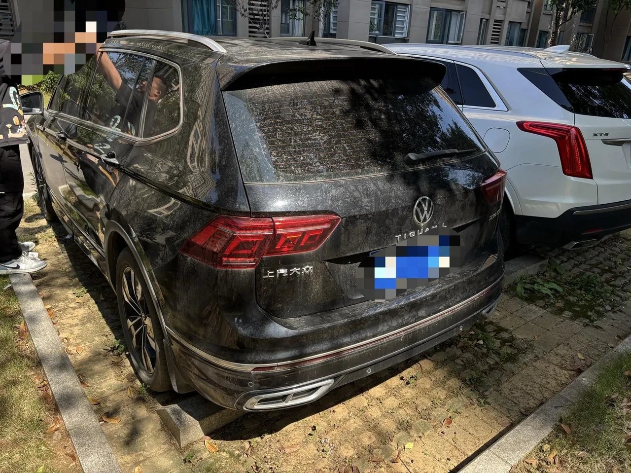 Volkswagen 2023 Tiguan L R-Line 2.0TSI 330TSI Two-Drive R-Line Overdrive Automatic Gear 5
