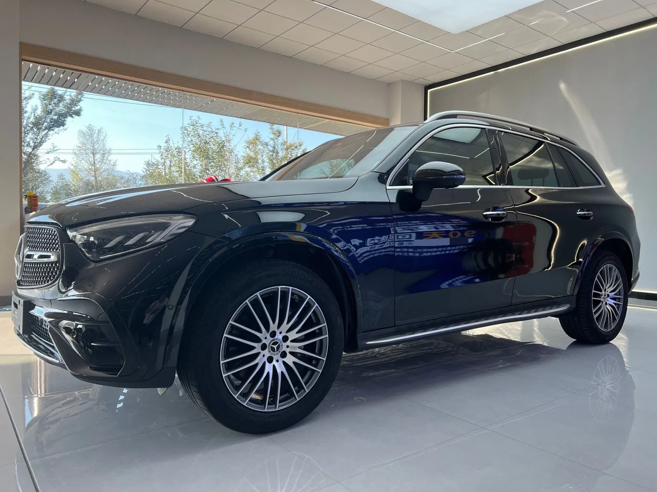 Open image lightbox: Mercedes Benz 2024 GLC 300 L 4MATIC 48V 2.0T dynamic 5-seat automatic gear