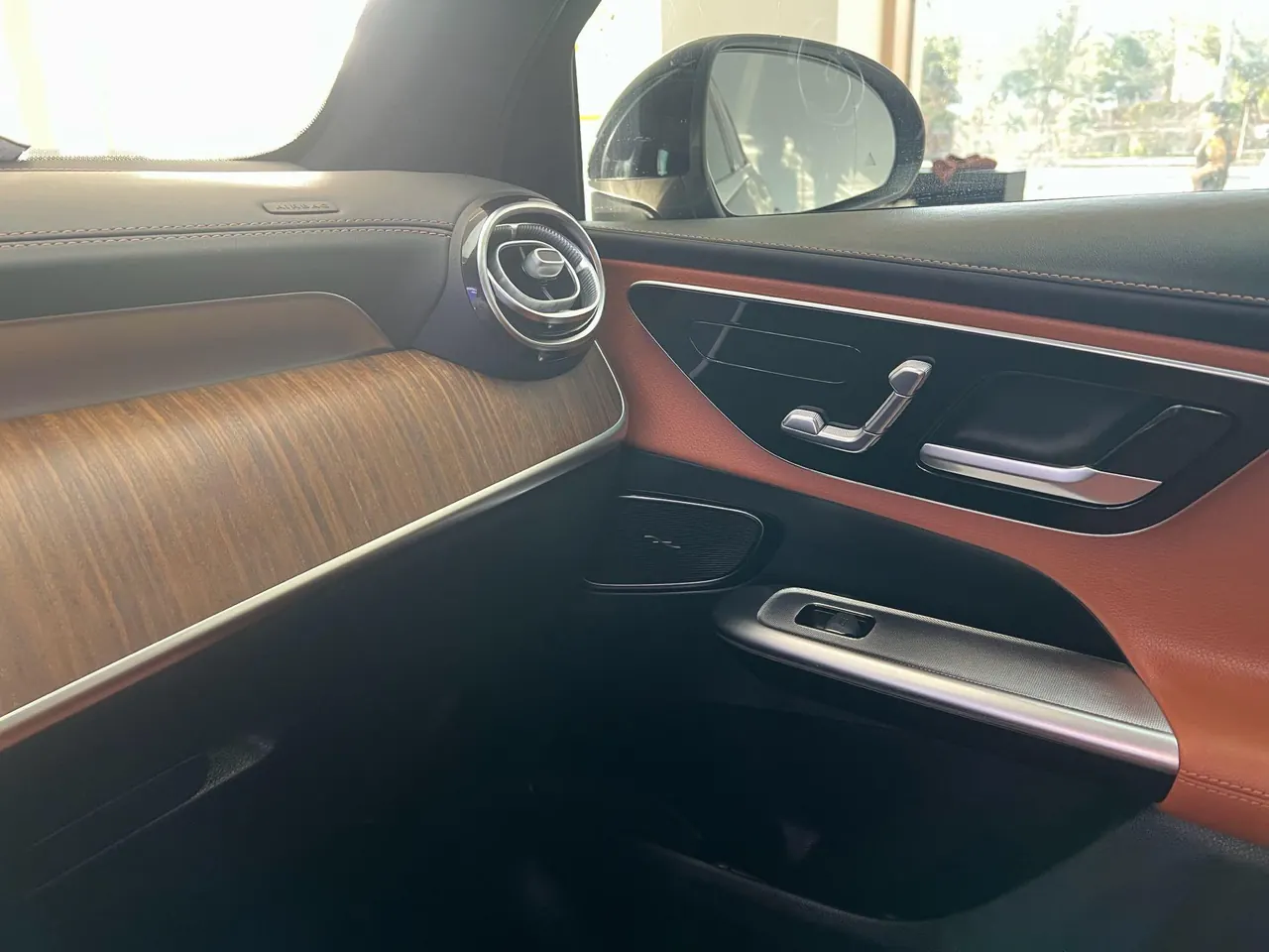 Mercedes Benz 2024 GLC 300 L 4MATIC 48V 2.0T dynamic 5-seat automatic gear 9