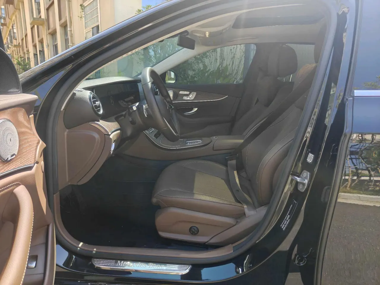 Mercedes Benz E Class 2023 E 300 L 2.0T Luxury Automatic Gear 4