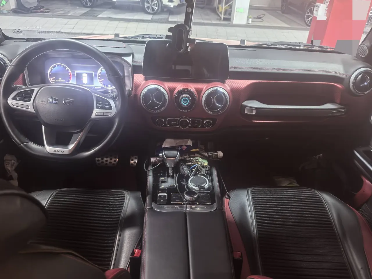 Beijing 2021 BJ40 2.3T Four-wheel Drive Blade Hero Edition Extreme Automatic Gear 5