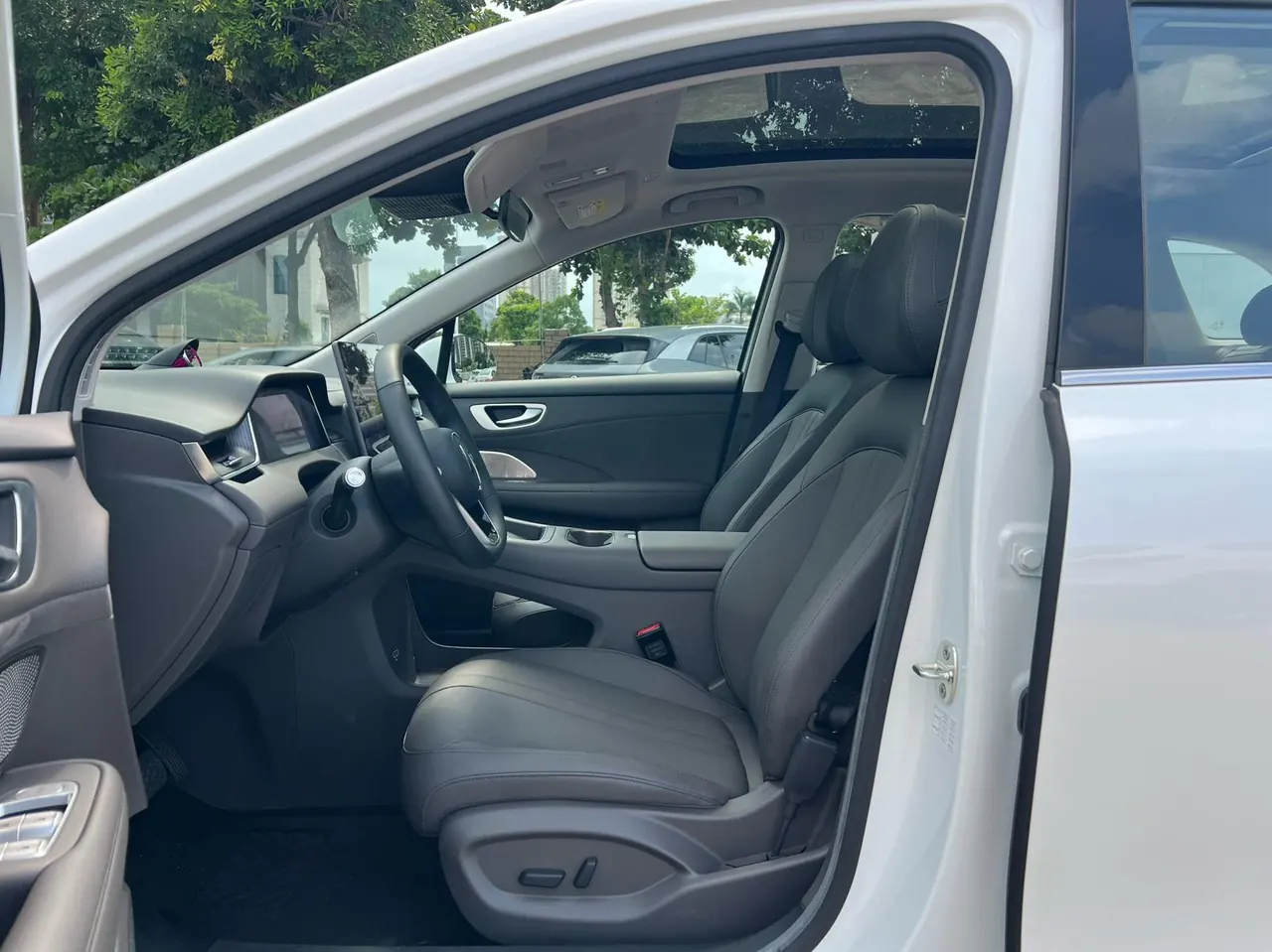 Shangjie 2025 H5 Range-Extended Max Automatic Transmission 4