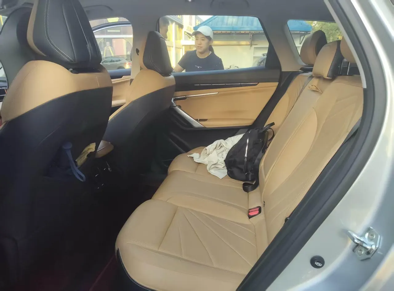 Geely 2023 Boyue L 1.5TD Honorable Automatic Transmission 5