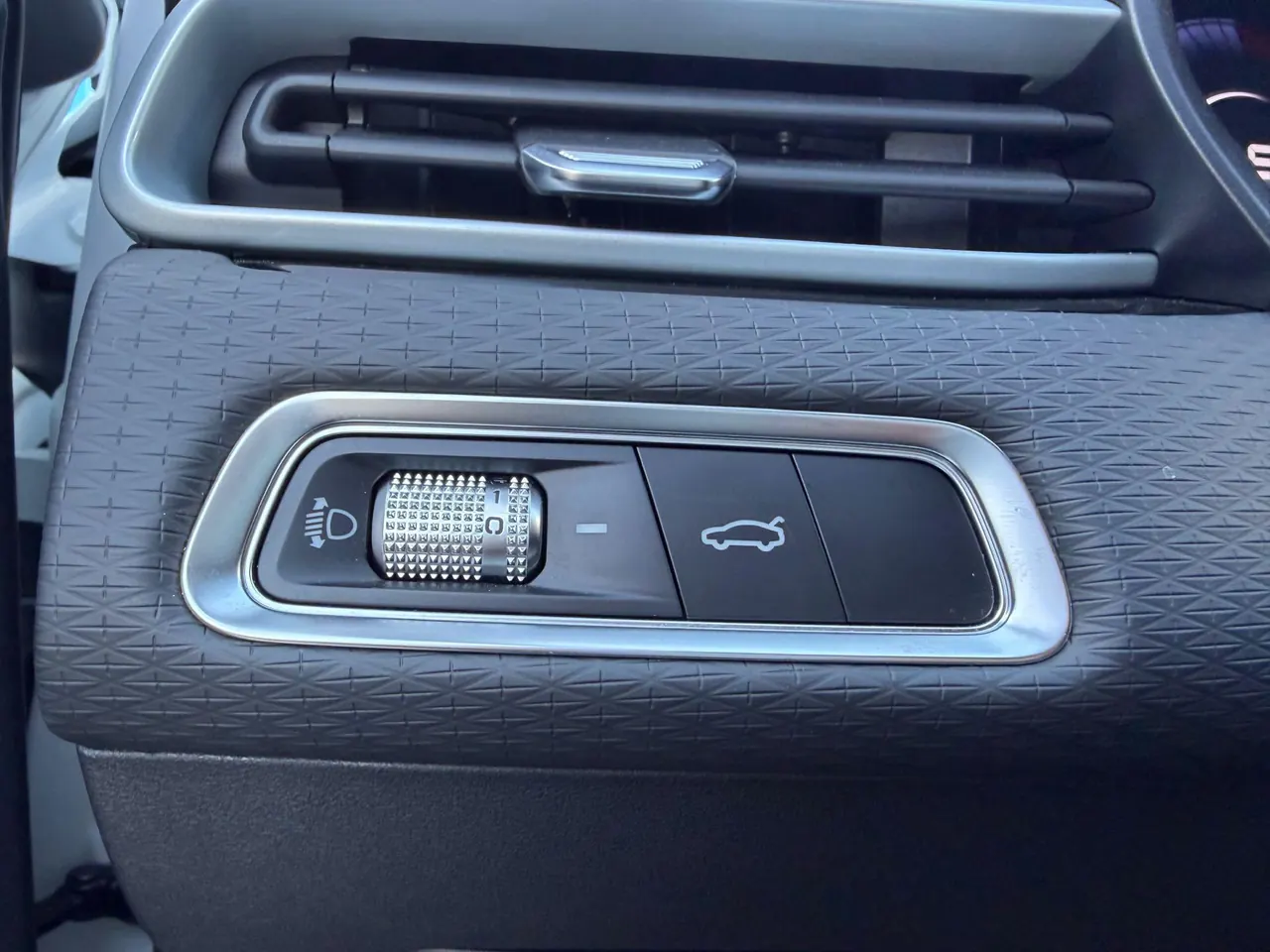 Geely 2023 Emgrand-sedan 1.5 Stepless Champion Deluxe Automatic Transmission 14