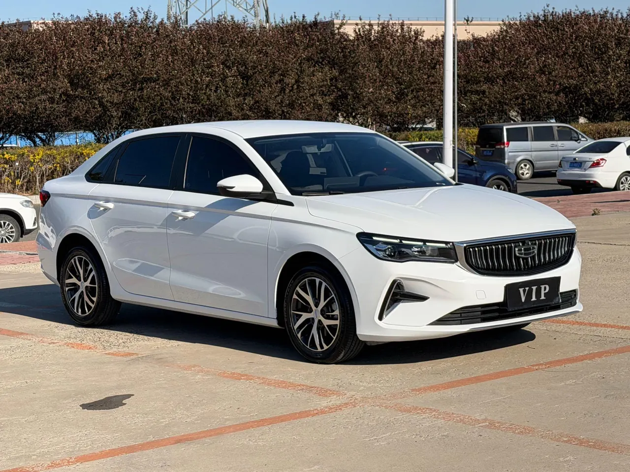 Geely 2023 Emgrand-sedan 1.5 Stepless Champion Deluxe Automatic Transmission 3