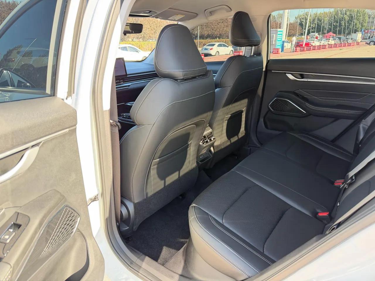 Geely 2023 Emgrand-sedan 1.5 Stepless Champion Deluxe Automatic Transmission 7