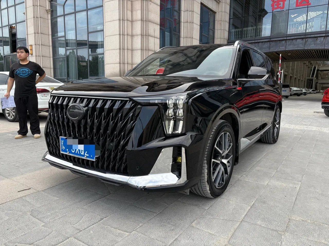 Open image lightbox: Chuanqi 2022 GS8 Hybrid 2.0TM Stepless Four-wheel Drive Premium Edition Seven-seat Automatic Gear