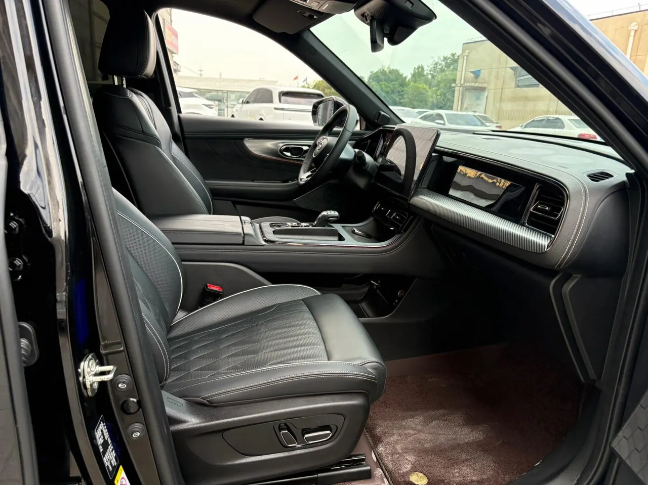 Chuanqi 2022 GS8 Hybrid 2.0TM Stepless Four-wheel Drive Premium Edition Seven-seat Automatic Gear 5