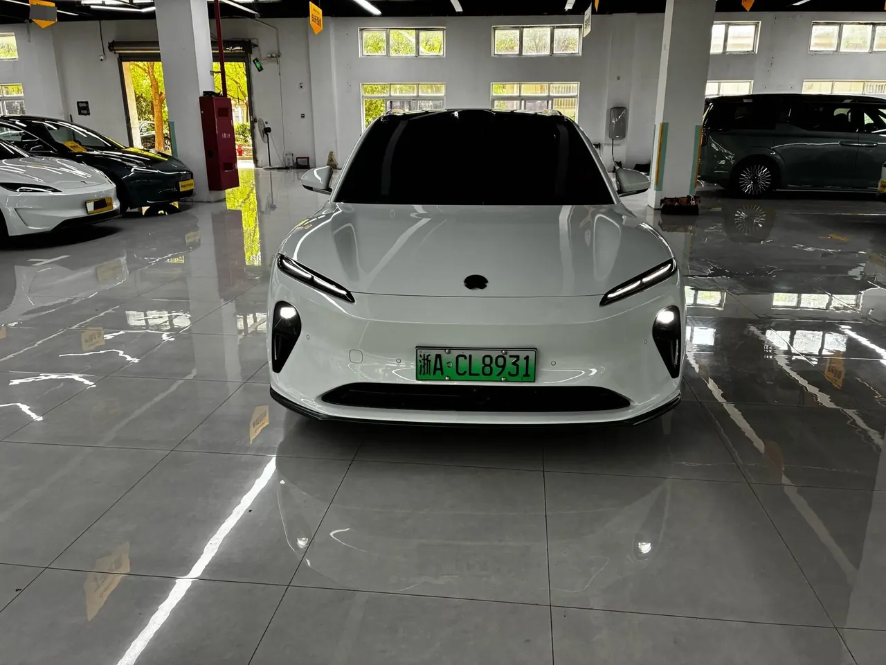 NIO 2023 ET5 75kWh Touring automatic gear 2