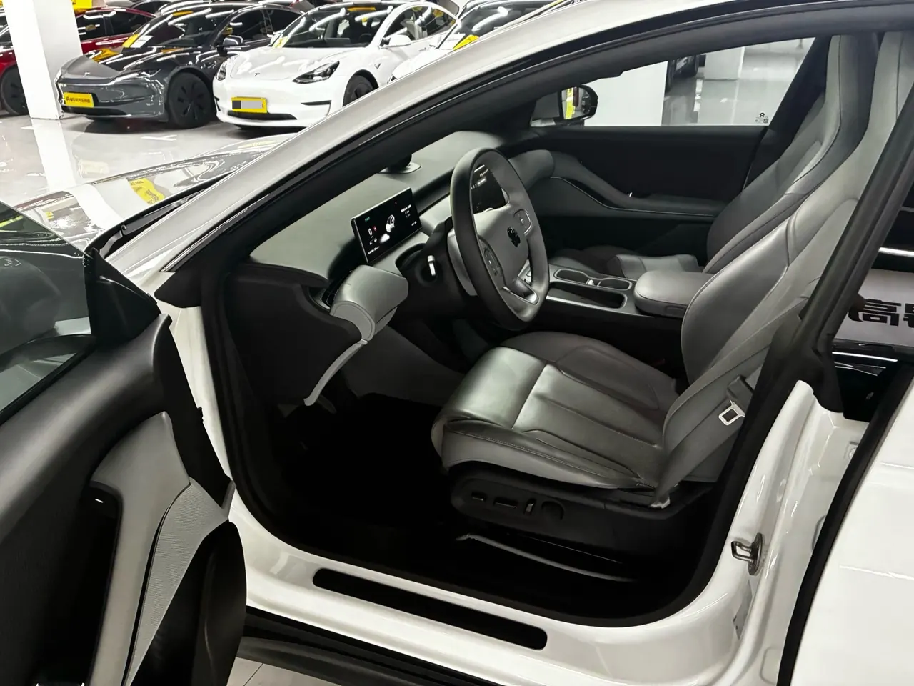 NIO 2023 ET5 75kWh Touring automatic gear 3