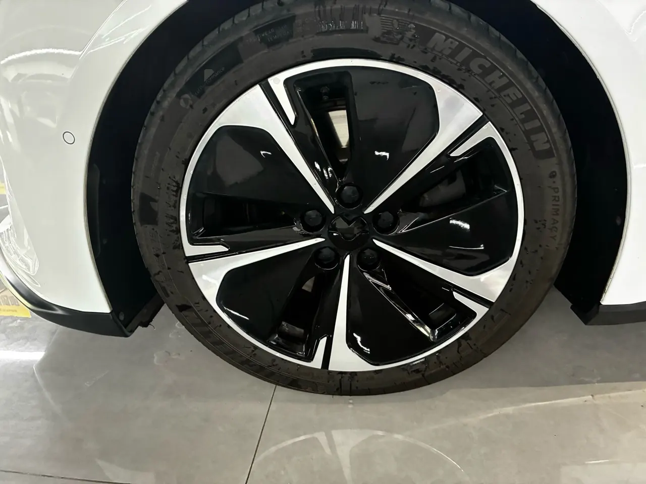 NIO 2023 ET5 75kWh Touring automatic gear 4